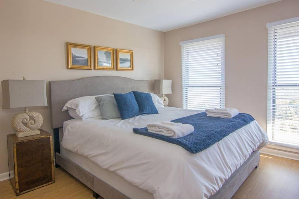 Pelican Point Unobstructed Beach Views Beach Access Out Back Door! Harbor Island Buitenkant foto