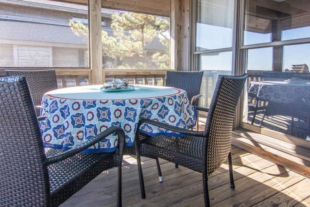 Pelican Point Unobstructed Beach Views Beach Access Out Back Door! Harbor Island Buitenkant foto